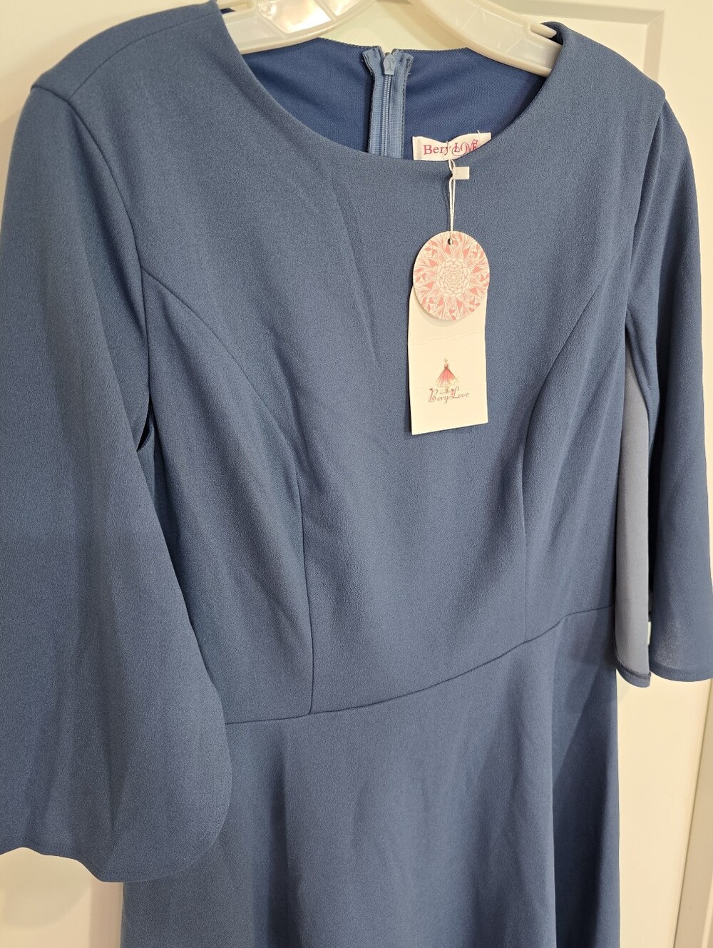 Berry Love Dress Women's L New With Tags Classic Feminine Elegance Blue
